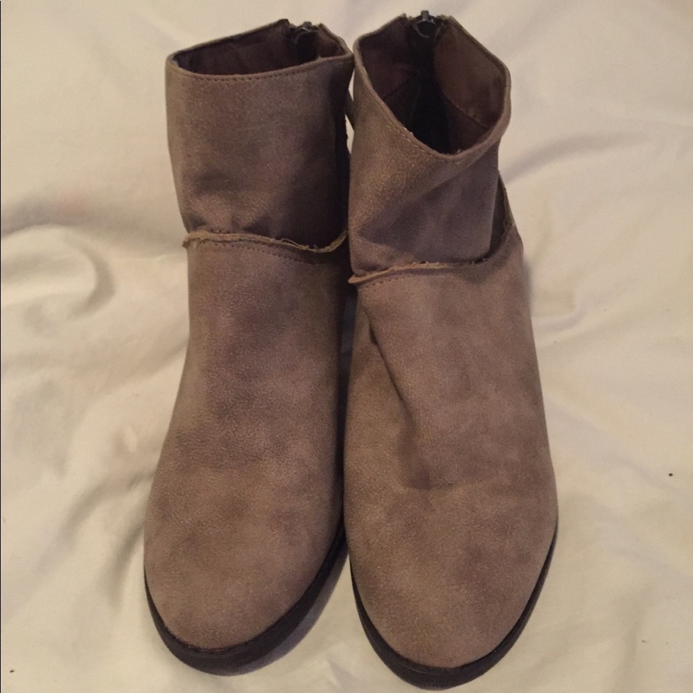 SM New York low boots with heel.